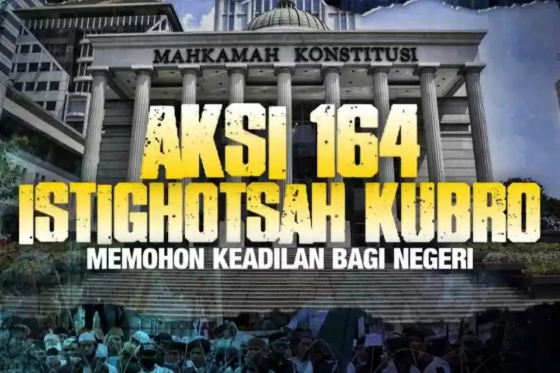 Selebaran undangan aksi demonstrasi bertajuk "Aksi 164 Istighosah Kubro" di depan Gedung MK, Jakarta Pusat, Selasa (16/4/2024). (Foto: ANTARA)