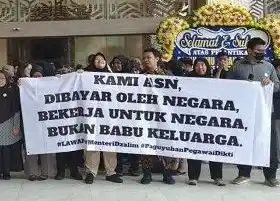 Demo di kemendikti