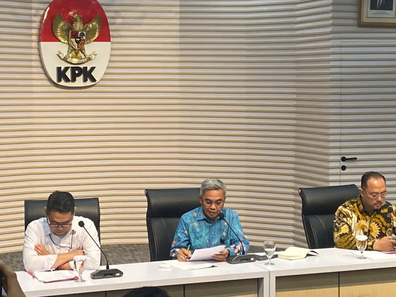 KPK Juga Tetapkan Advokat PDIP Donny Tri Istiqomah Tersangka Kasus Harun Masiku