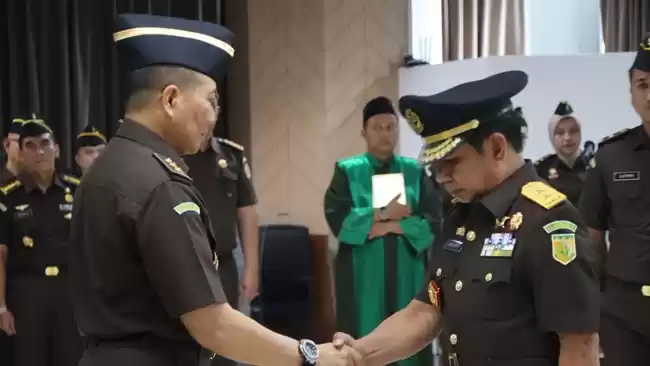 Laksamana Pertama (Laksma) TNI Effendy Maruapey resmi dilantik sebagai Direktur Penindakan pada Jaksa Agung Muda Bidang Tindak Pidana Militer pada Senin (13/5). (Foto: Dok MI/Kejagung)
