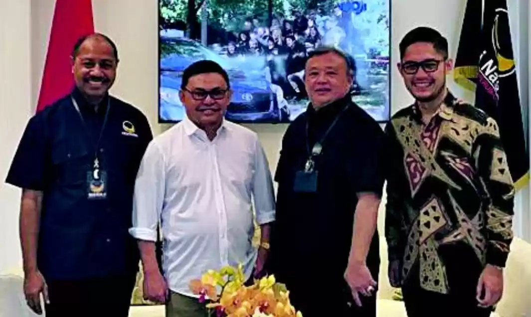 Penampakan Muka DPO Ujang Iskandar Pascaoperasi Plastik di Vietnam - Anak Buah Surya Paloh yang Ditangkap Kejagung!