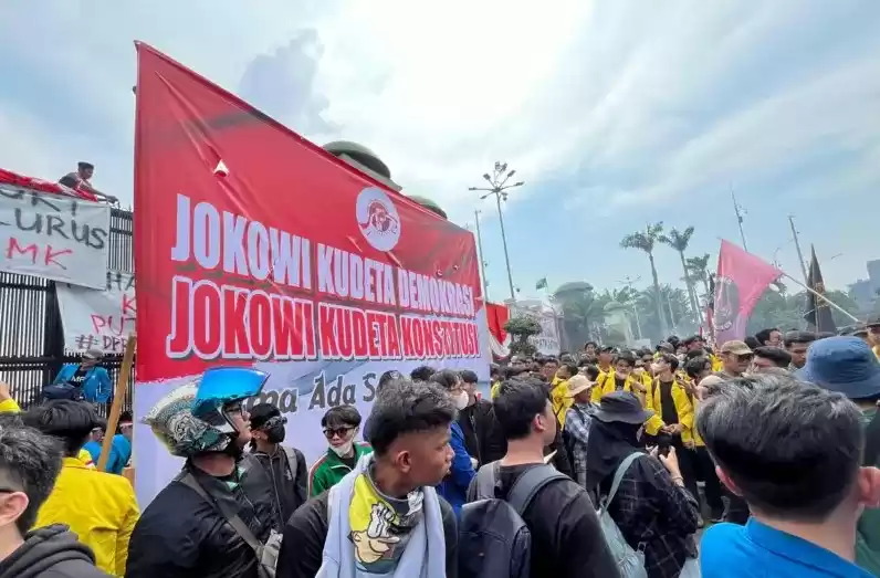 Putusan MK VS Revisi UU Pilkada Ambang Batas dan usia pencalonan Pilkada